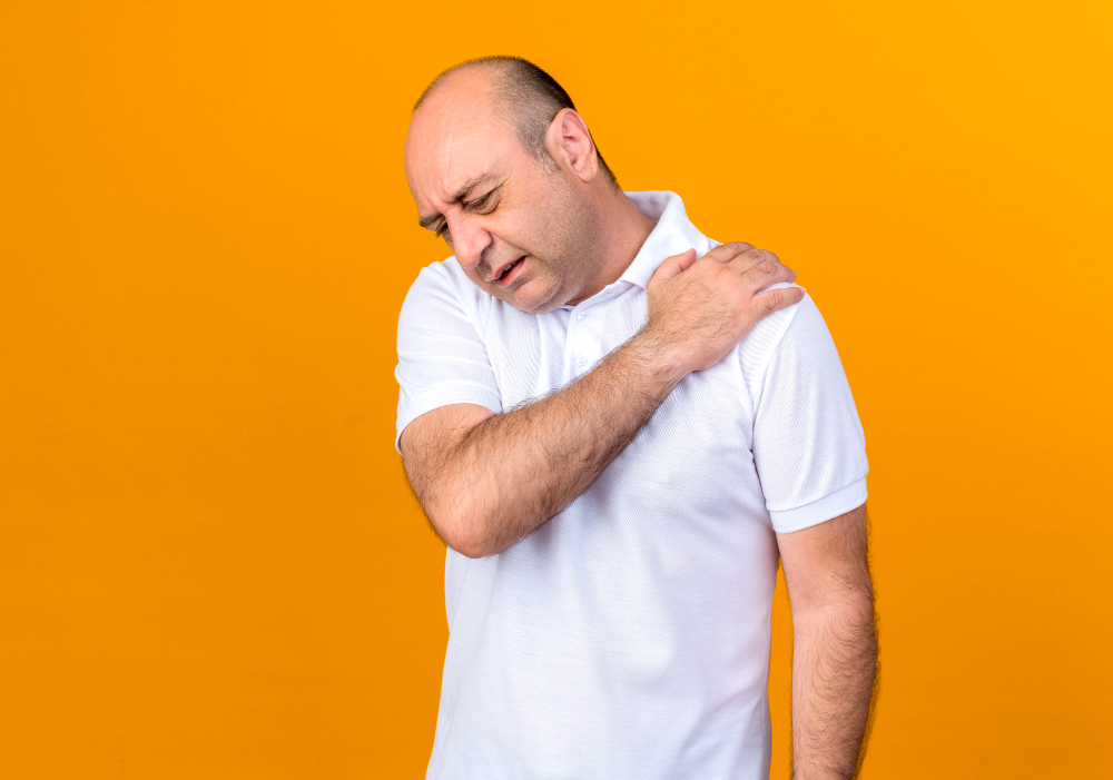 Common Symptoms of Left Hand Shoulder Pain